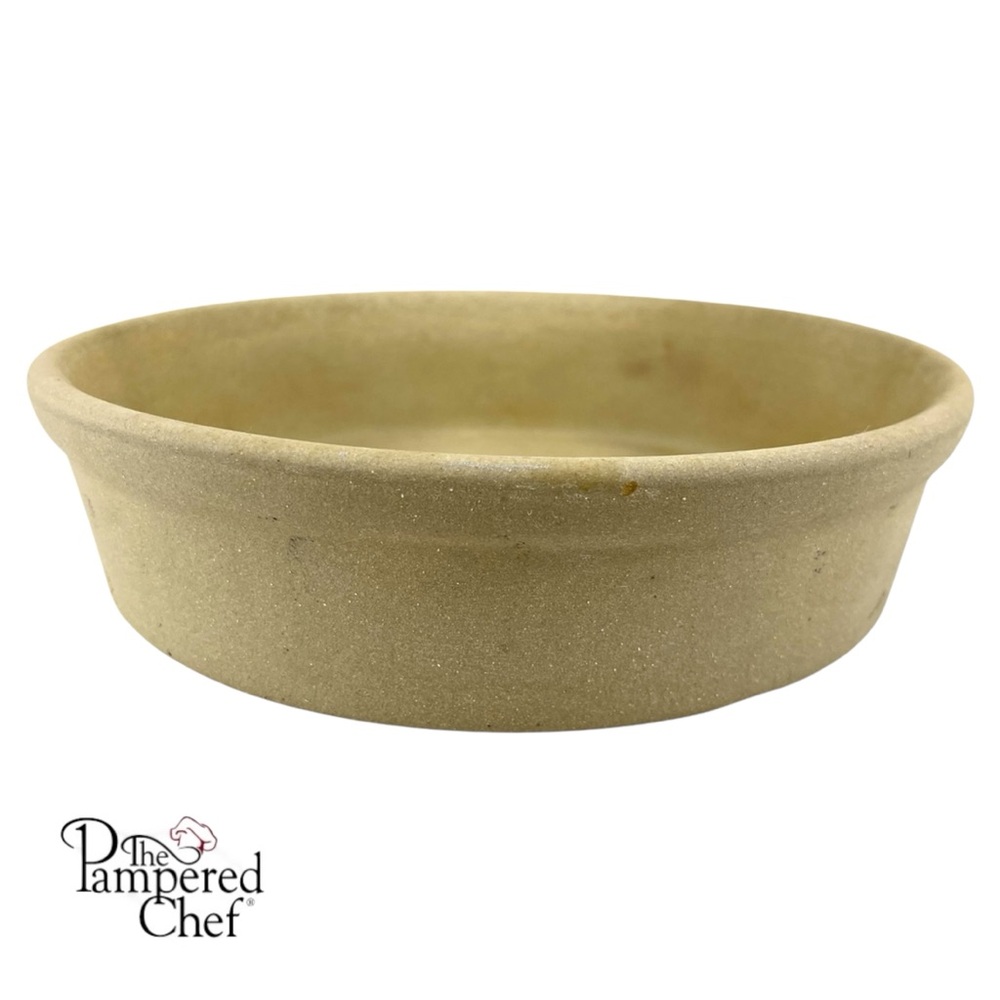 The Pampered‎ Chef 026 Stoneware 8" Round Baker Beige Baking Dish Made in USA